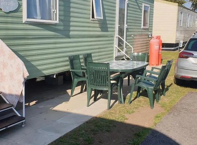 Inviting 3-Bed Caravan In Porthcawl