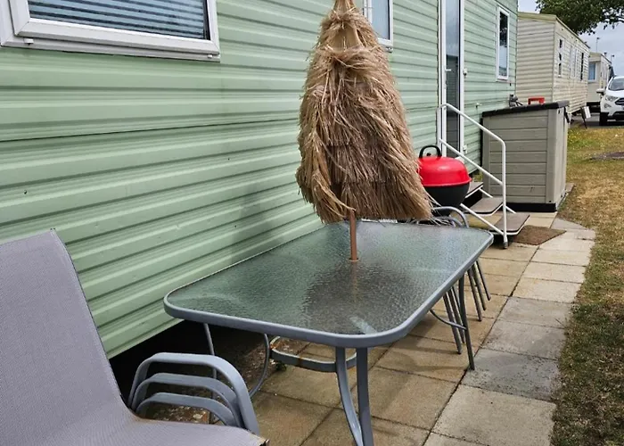Inviting 3-Bed Caravan In Porthcawl