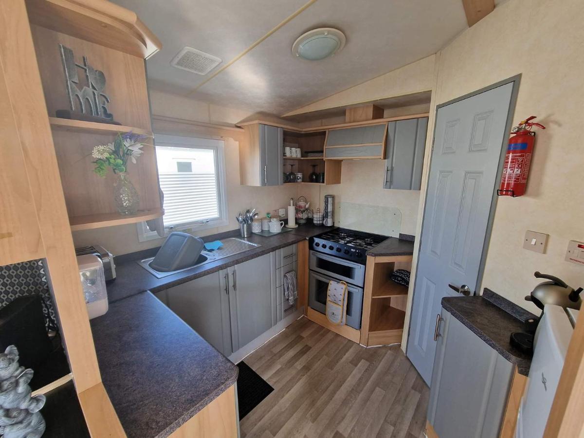 Inviting 3-bed Caravan In Chalet Porthcawl