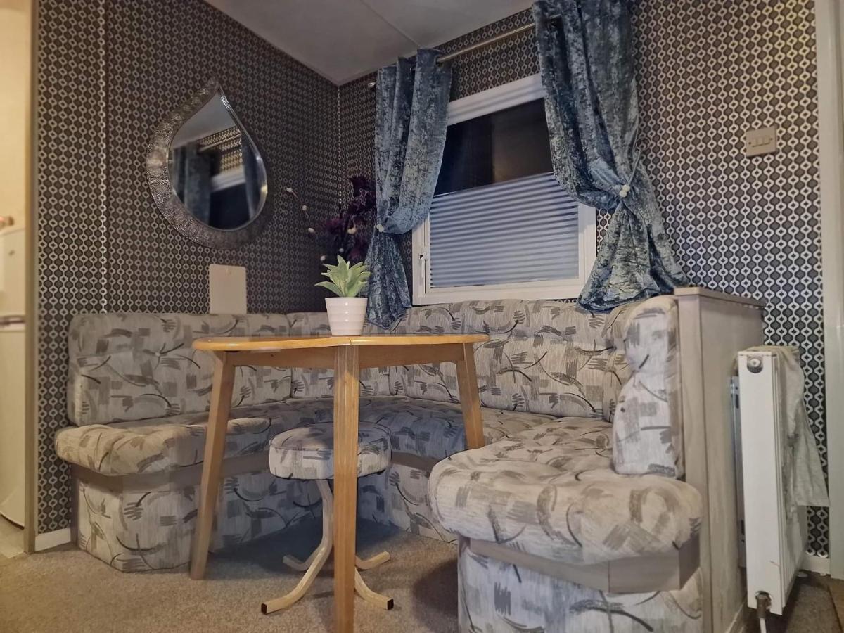 Inviting 3-bed Caravan In Chalet