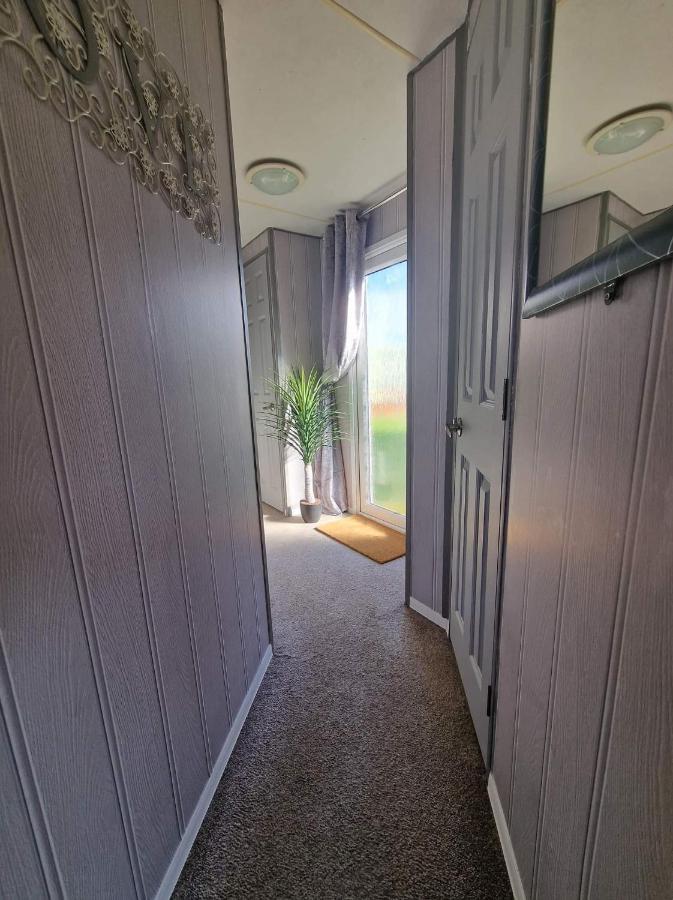 Inviting 3-bed Caravan In Chalet *