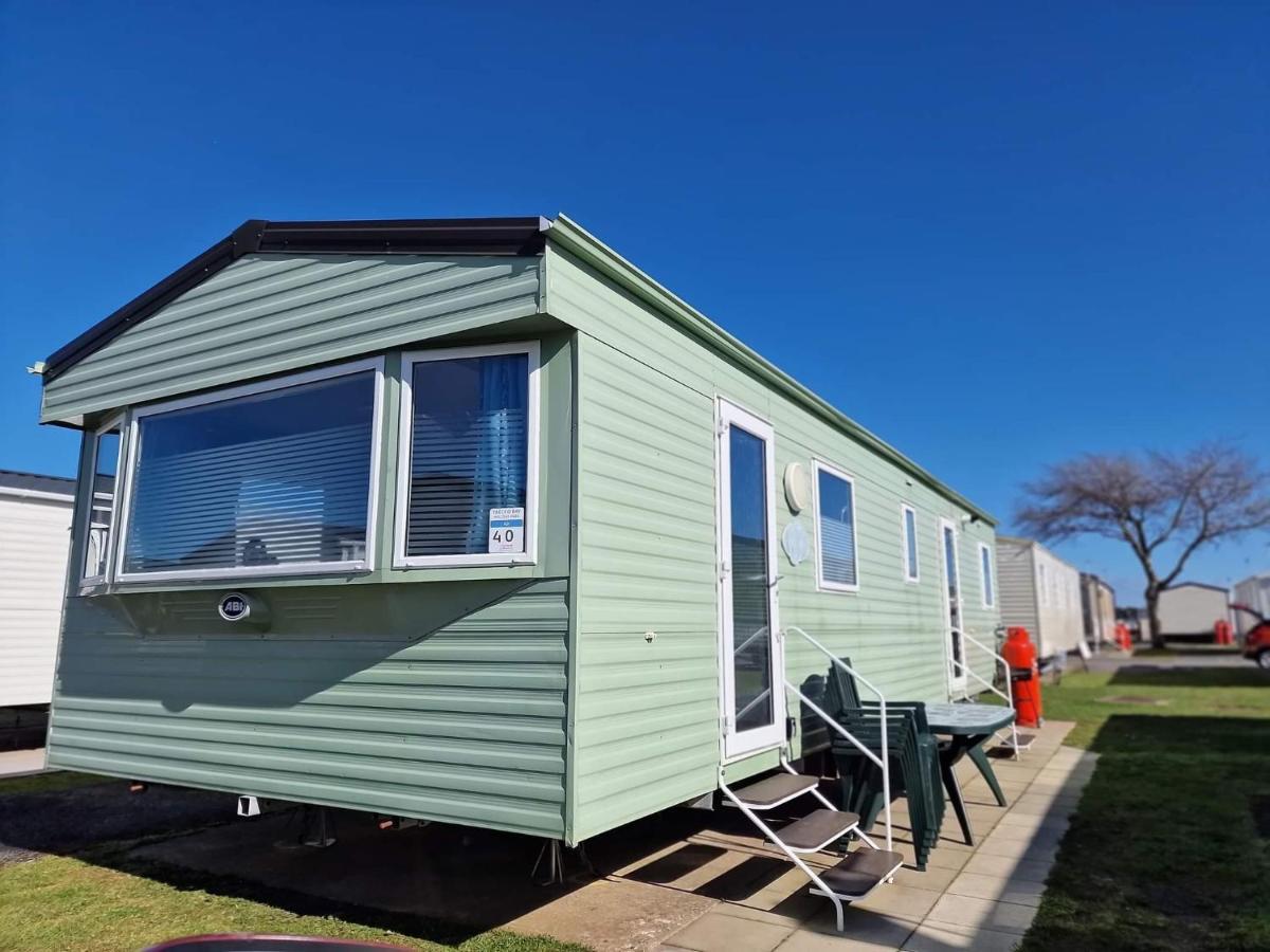 Inviting 3-bed Caravan In Chalet *