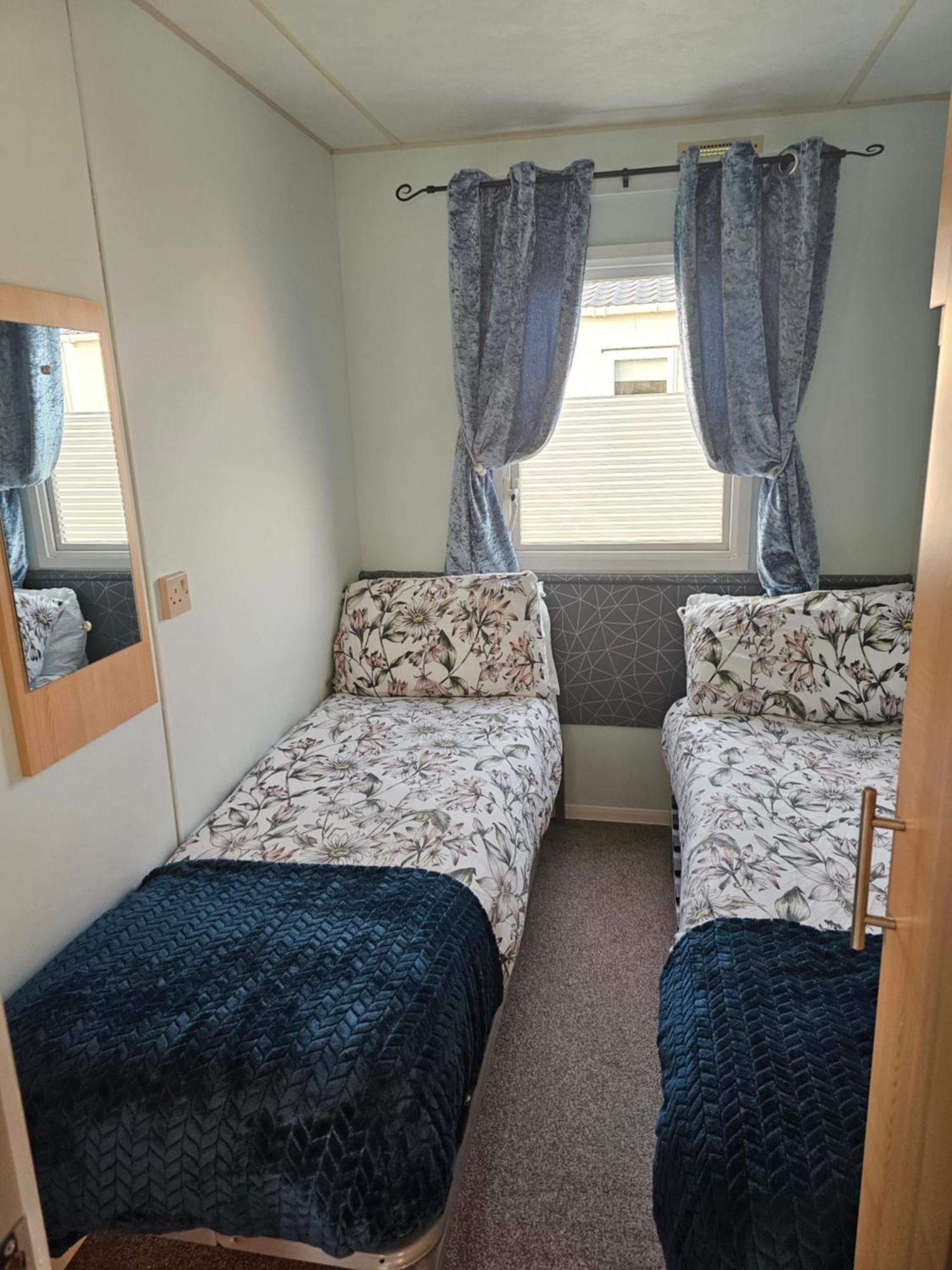 Chalet Inviting 3-bed Caravan In Porthcawl