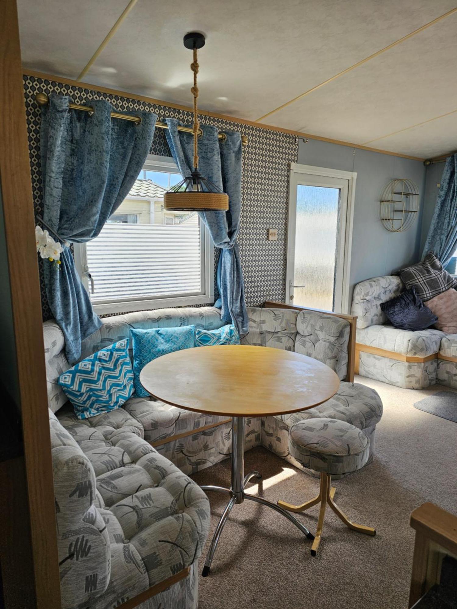 Inviting 3-bed Caravan In Chalet