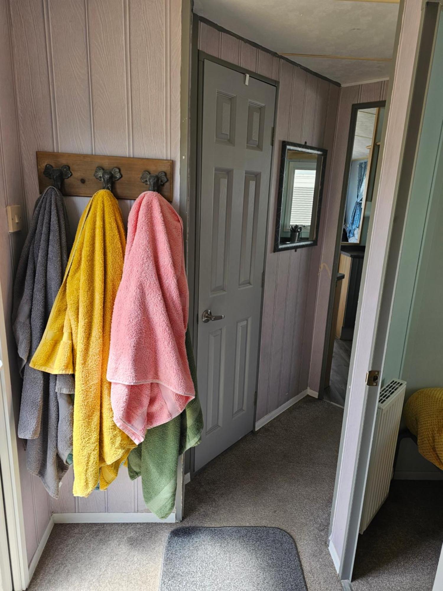 Inviting 3-bed Caravan In Chalet *